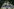 ein leerer Bahnsteig, rechts steht ein ICE und auf den Anzeigetafeln wird informiert: Großstörung