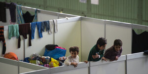 Kinder in der Flüchtlingsunterkunft Tempelhof