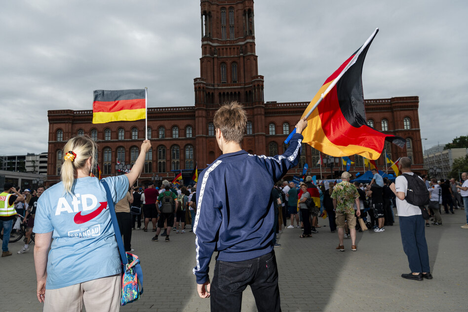 AfD-Kundgebung vor dem Roten Rathaus: Keine Berlin-Fans
