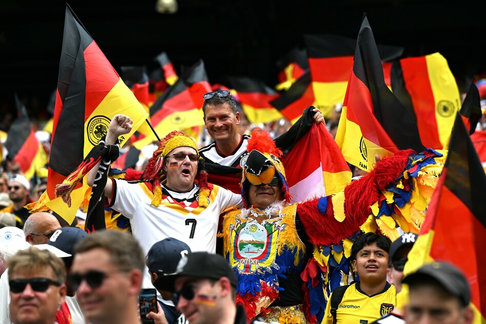 Linker Fußballpatriotismus: Fette Henne statt schlanker Adler