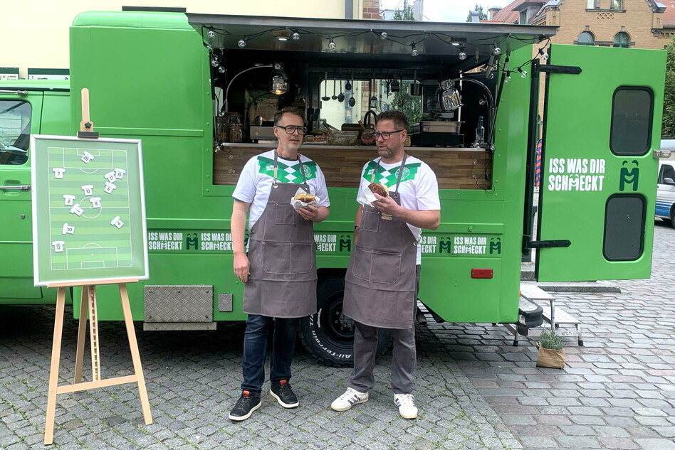Das Nationalgericht der Fleischlobby: Über dem Mampf zum Spiel finden