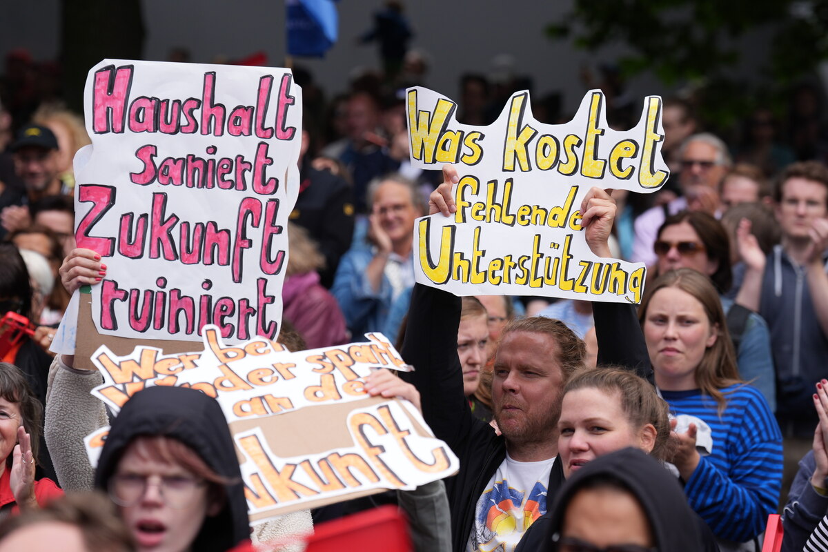 Protest gegen Sozialabbau in Hamburg: „Haushalt saniert, Zukunft ruiniert“