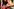 Detailaufnahme einer Sexpuppe, deren Hand von einer weiblichen Person gehalten wird