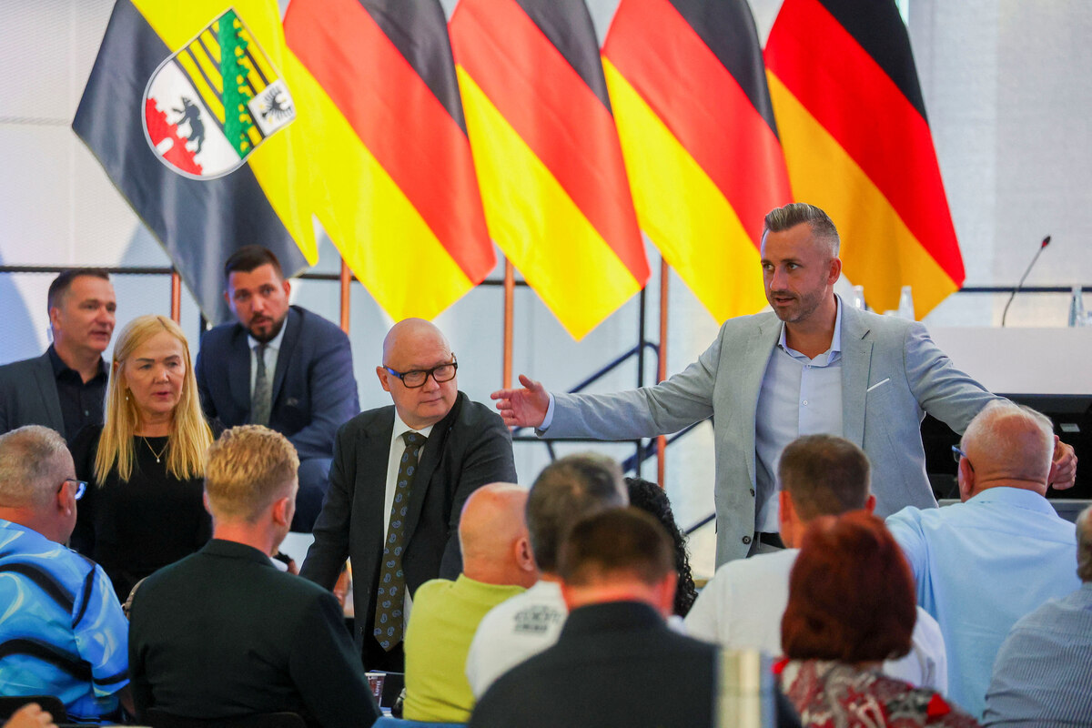 Rechtsextreme-im-Wahlkampf-AfD-Landesparteitag-beschlie-t-Macht-bernahme-im-September