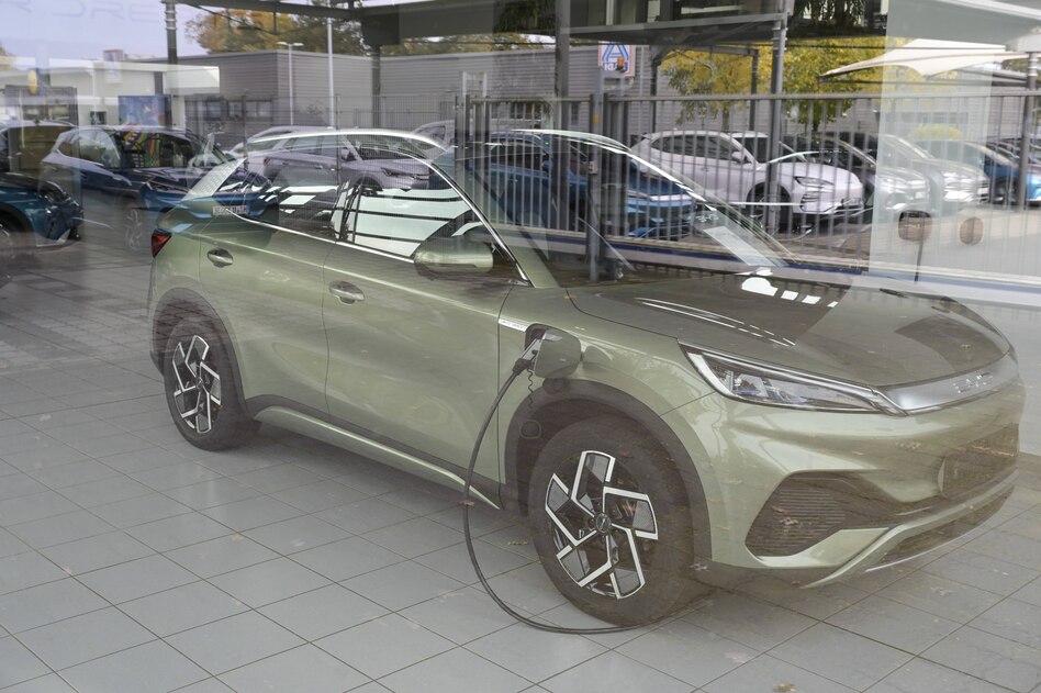 Konkurrenz aus China: E-Auto-Zölle der EU lassen Importe einbrechen