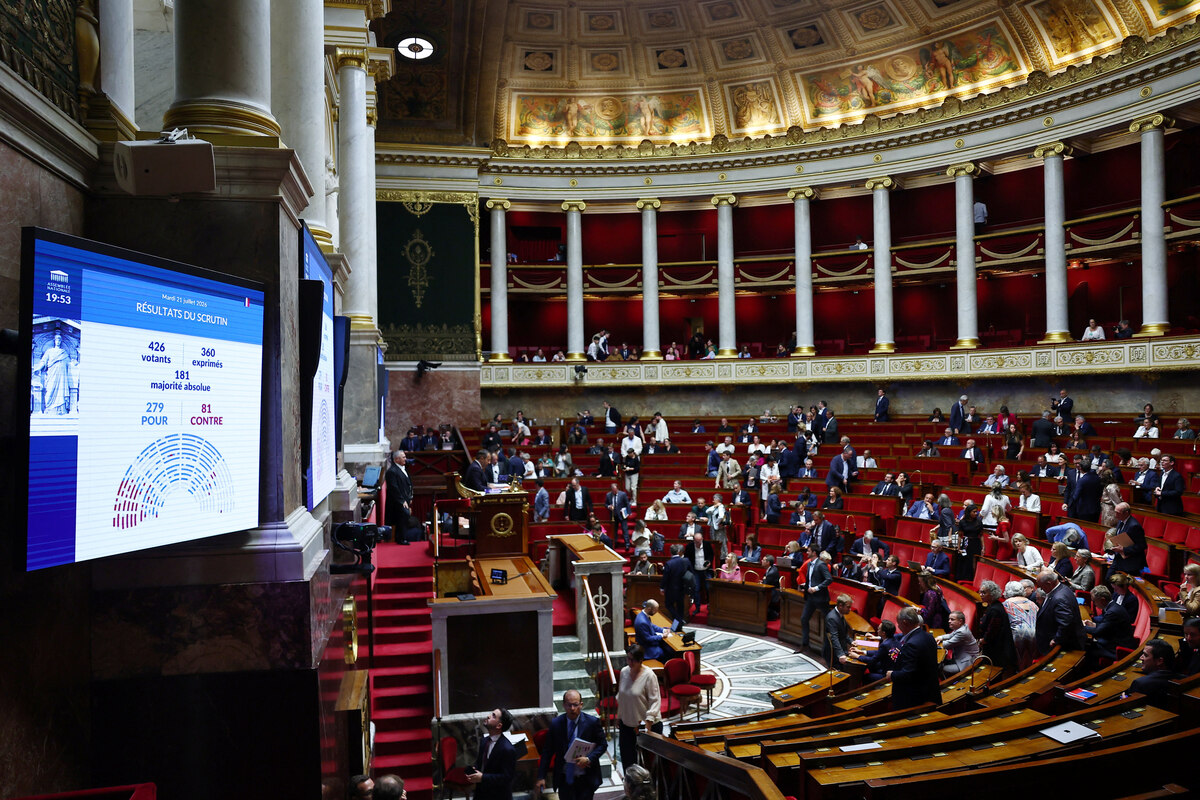 France becomes the first EU country to ban social media for those under 15 ...