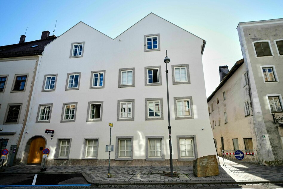 Gedenken in Österreich: Früher Hitler, jetzt die Polizei