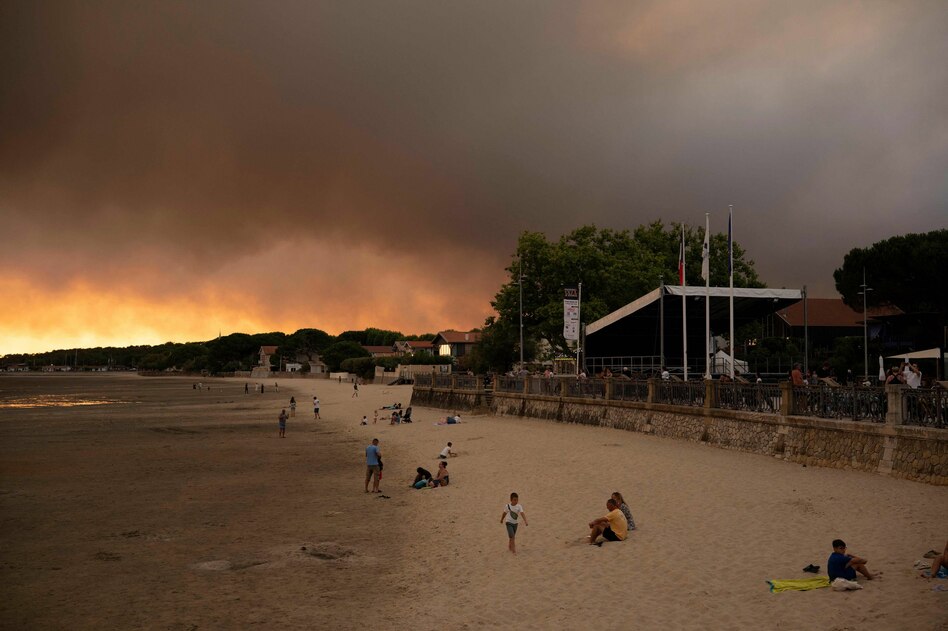 Waldbrände in Südeuropa: Spanien ruft Notstand aus, Frankreich evakuiert Urlauber