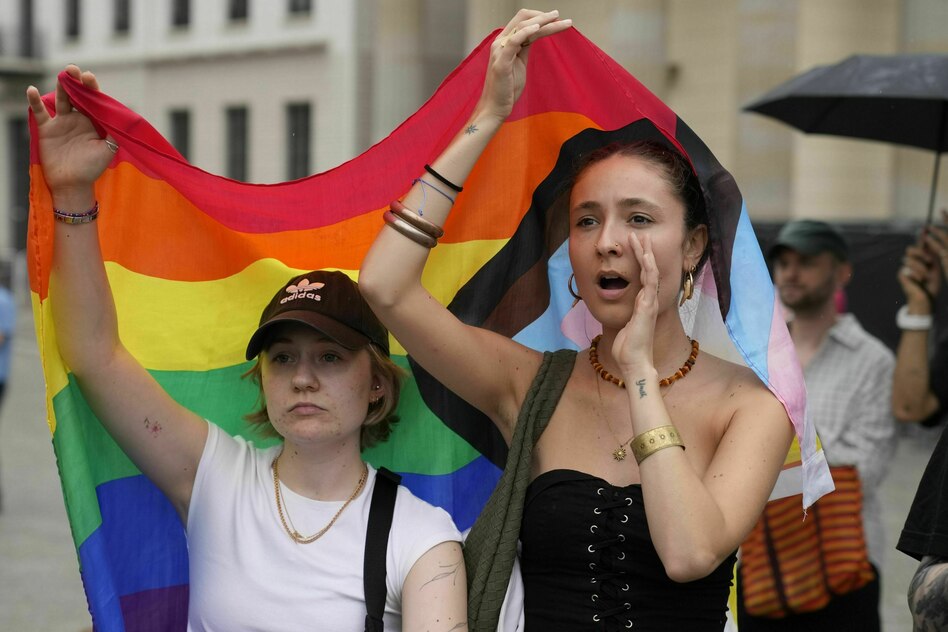 Queer-Community nach dem Anschlag: Heute trauern wir, morgen kämpfen wir