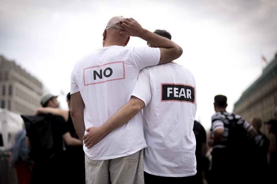 Reaktionen auf den CSD-Anschlag: Hauptsache, die anderen sind schuld