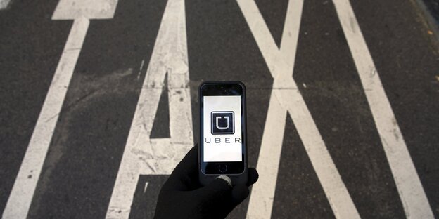 Taxis sehen sich durch Uber in ihrer Existenz bedroht.