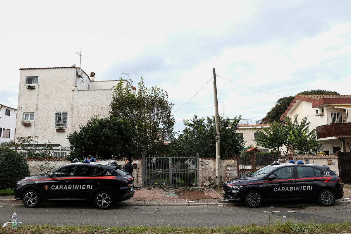 Political intrigue in Italy: Bombed out of the station
