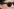 Eine Frau trägt eine Datenbrille von Ray Ban