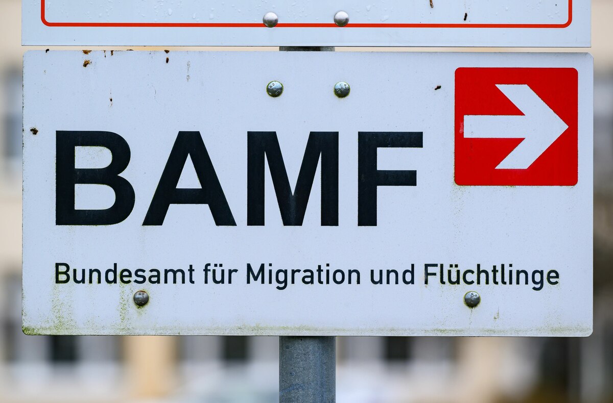 BAMF to review Syrian protection status, single young men first