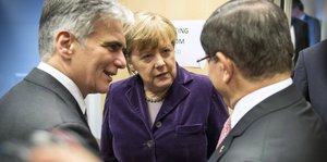 Werner Faymann, Angela Merkel und Ahmet Davutoğlu
