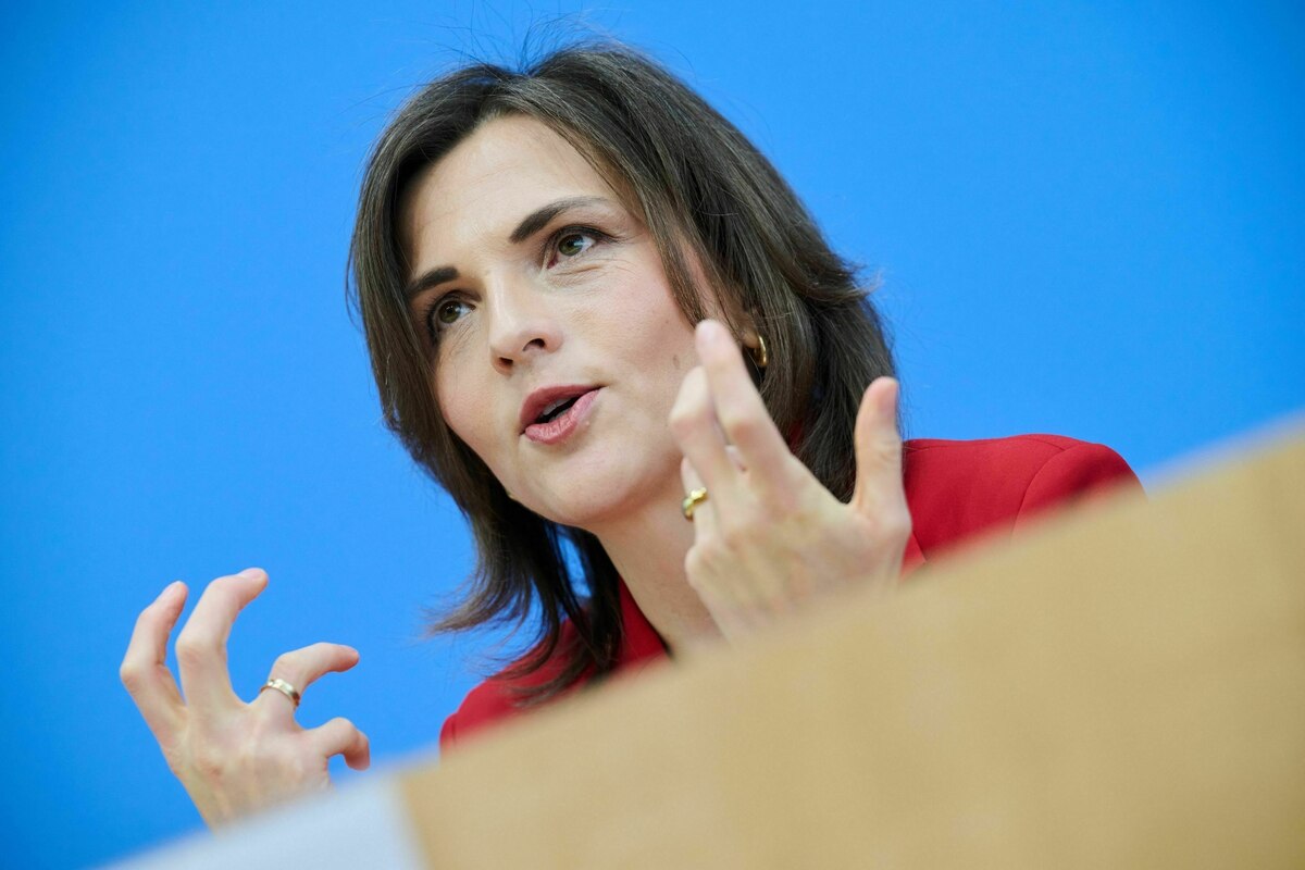 Unequal wealth in East and West: Commissioner for Eastern Germany calls ...
