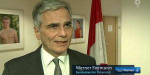 Faymann und zwei Bilder