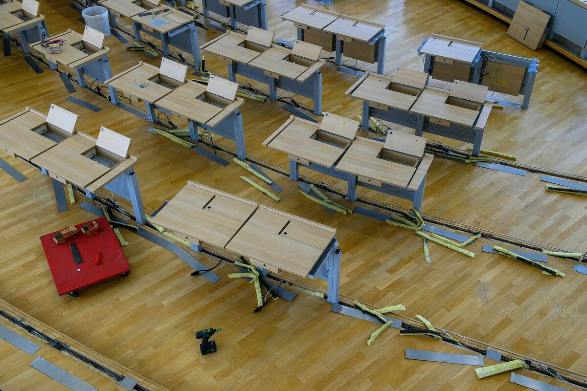 Erste Landtagssitzung in Sachsen-Anhalt: Ein Präsident, sie zu knechten | taz.de