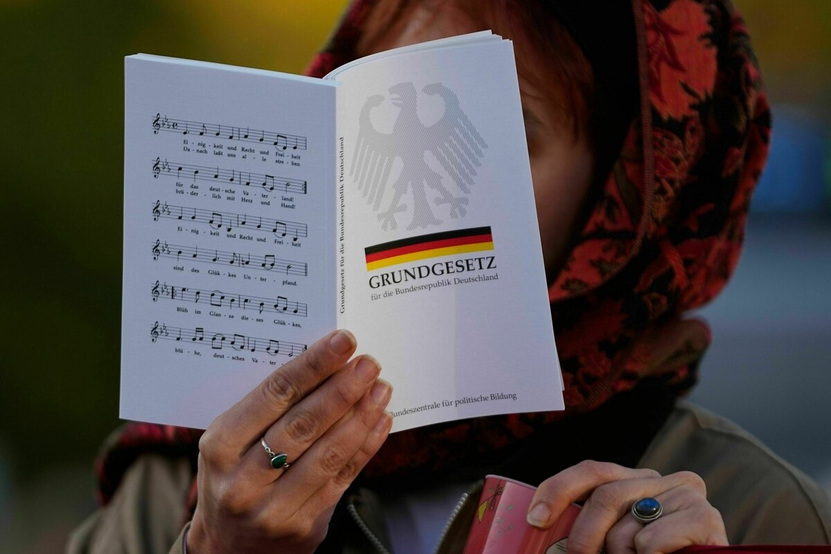 Taking a stand against the AfD: Grassroots protest is the order of the day