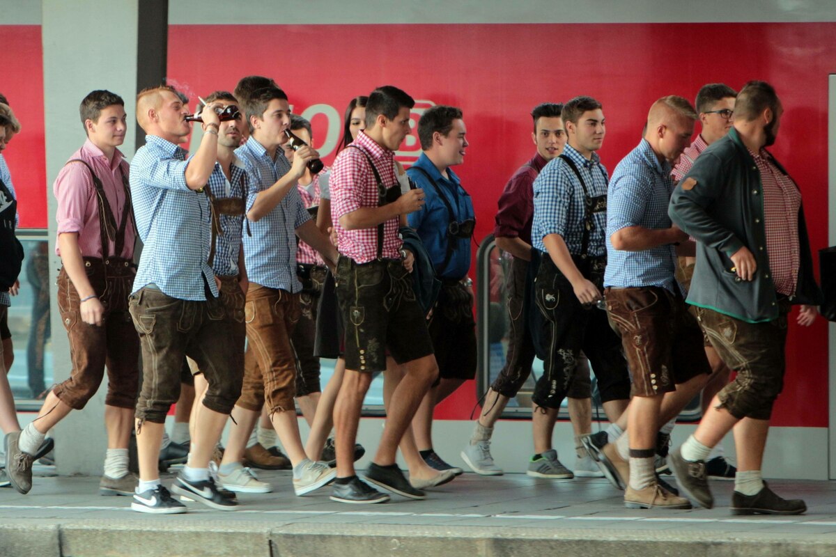 Alcohol ban in train stations: Taken off the rails