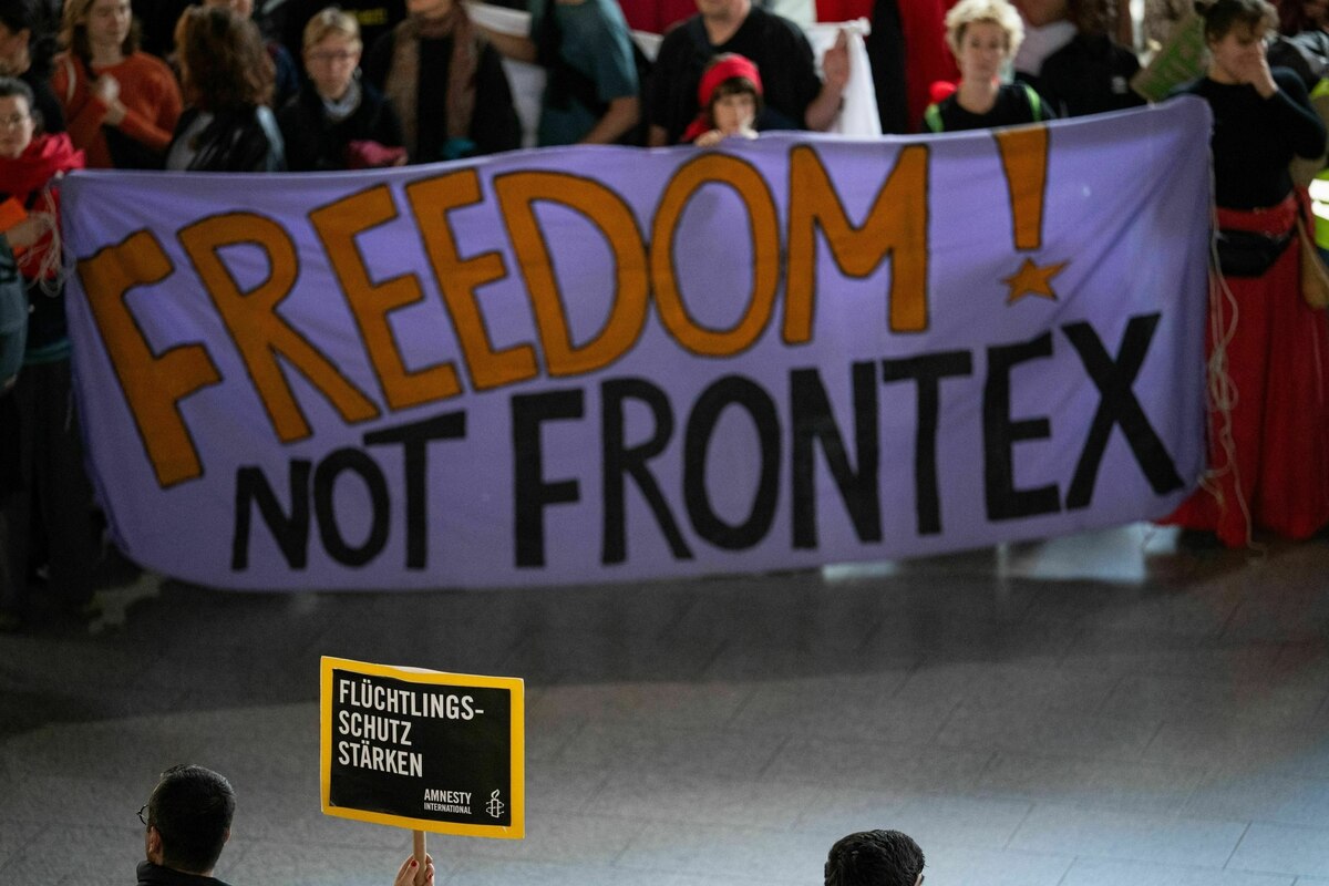 Frontex und Abschiebungen: Der Rechtsruck kommt wie gerufen