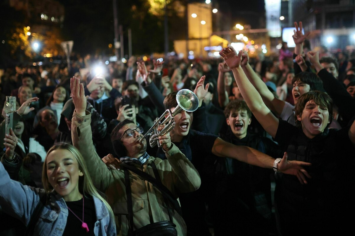 Serbia: Youth-led transition offers hope for regional stability