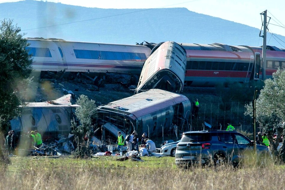 Zugunglück in Spanien: Mindestens zehn Tote und zahlreiche Verletzte