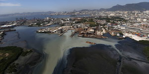 Flugaufnahmen von Rios verschmutzter Bucht aus 2014.