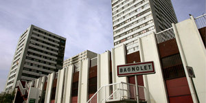 Blick auf Hochhäuser in dem Banlieue-Ort Bagnolet.