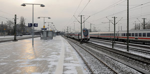 Leerer Bahnsteig in Emden