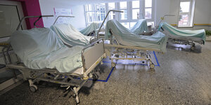 Leeres Krankenzimmer einer Klinik in Rosenheim.