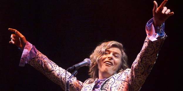 David Bowie beim Glastonbury Festival 2000.