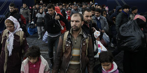 Flüchtlinge kommen in Griechenland an
