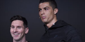 Messi neben Ronaldo
