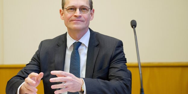 Michael Müller vor dem Ausschuss Michael Müller vor dem Ausschuss