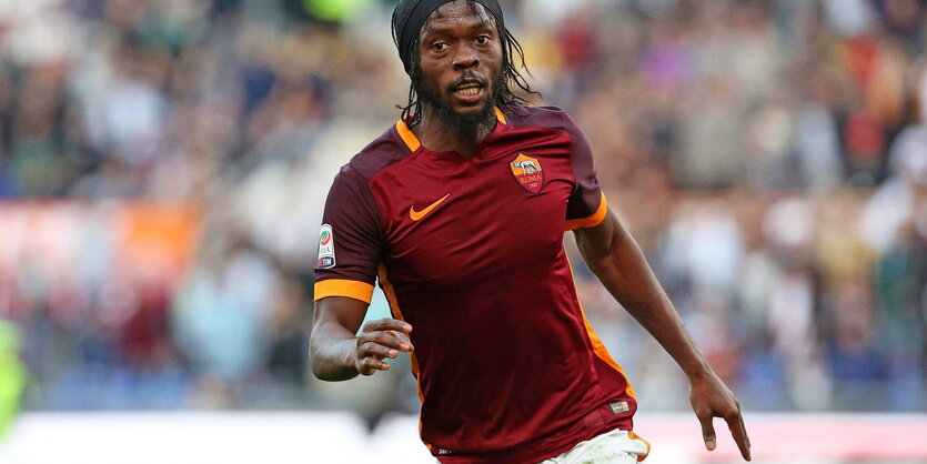 Gervinho bejubelt ein Tor für den AS Rom