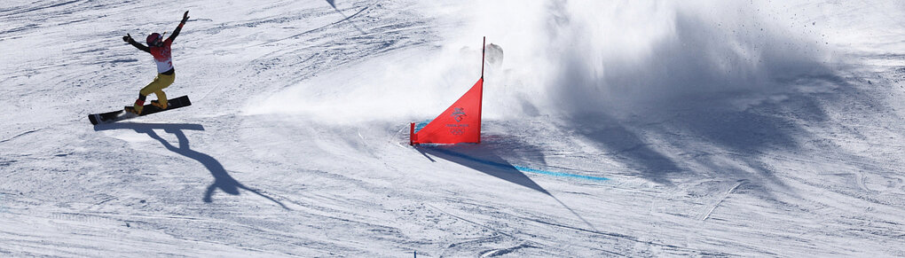 Olympsiche Winterspiele 208 in Pjönjang. Ein Skispringer im Zieleinlauf